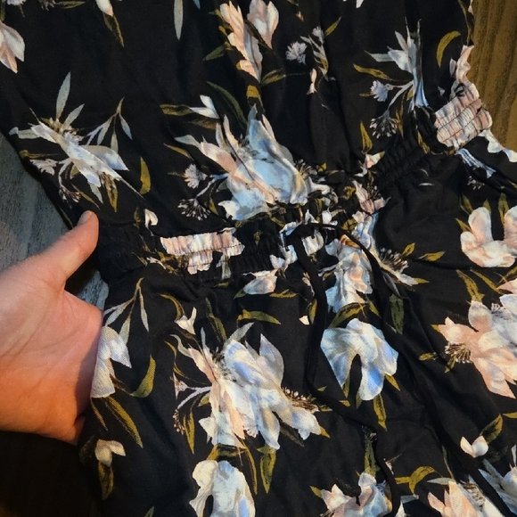 Talula Black and White Floral Jumpsuit with Sleeveless Design - Picture 2 of 5